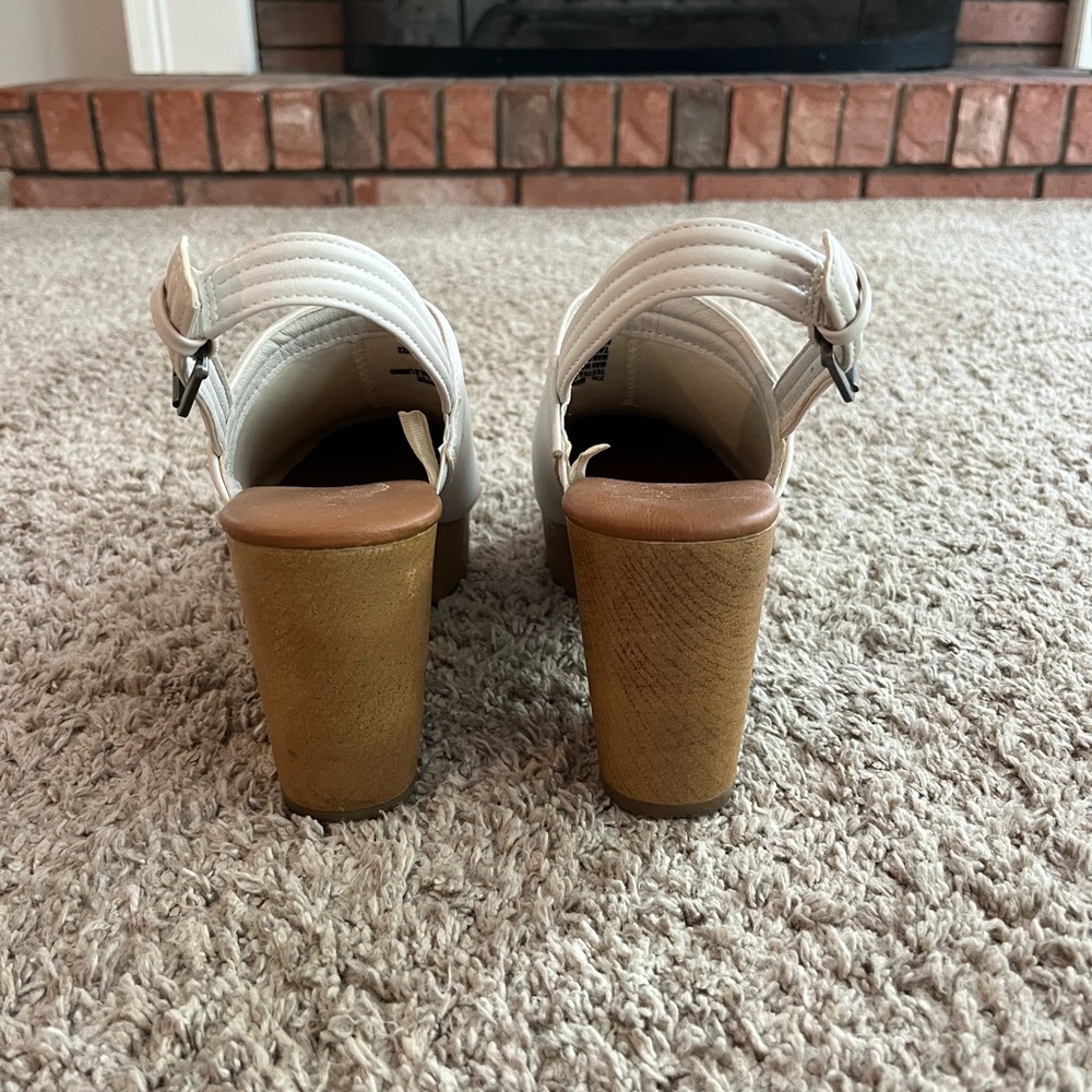 Universal Thread White Clogs - image 3